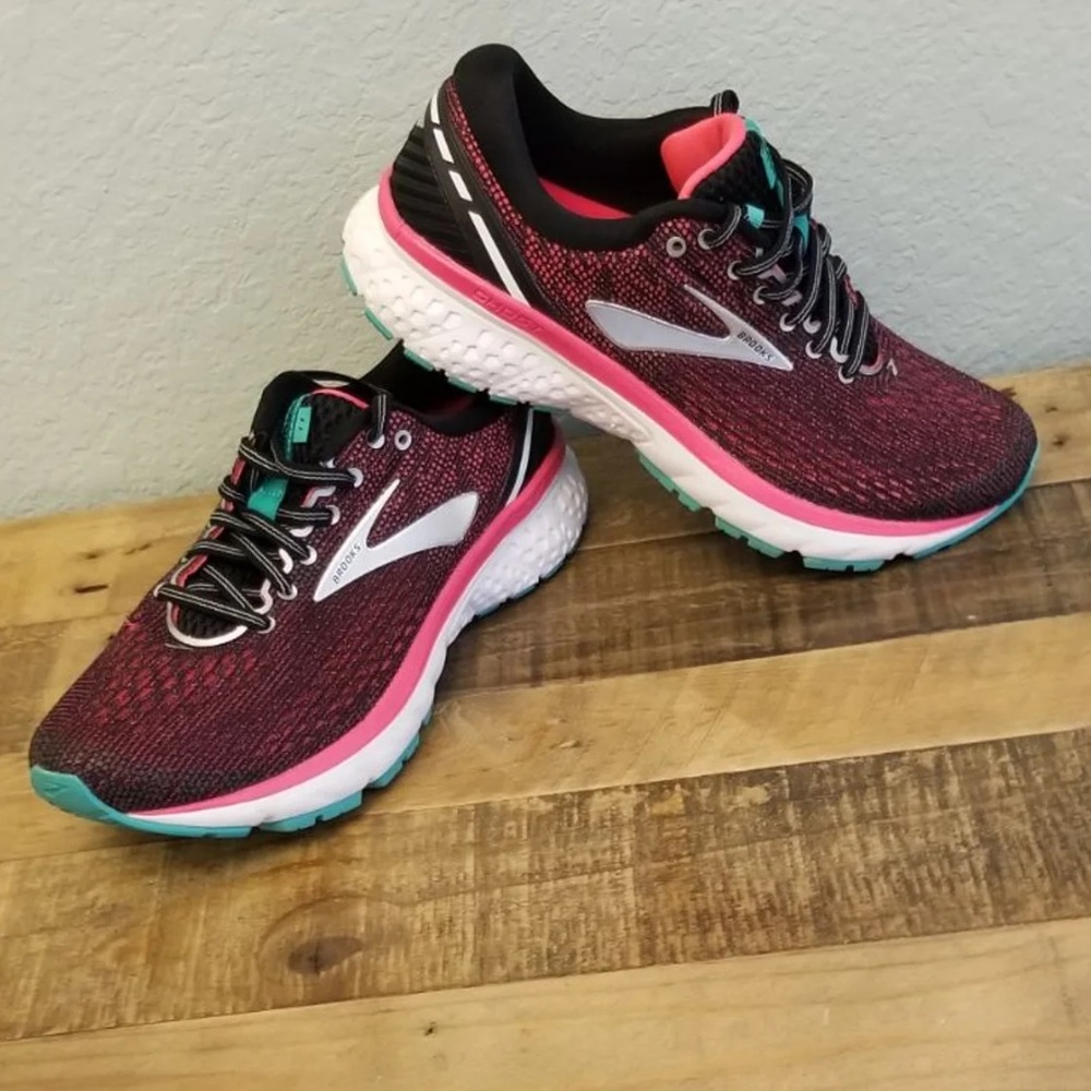 Women’s Brooks Ghost 11 size 8 medium